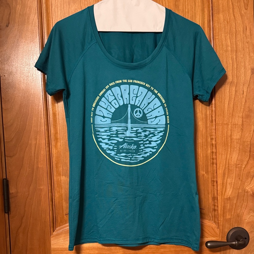 Under Armour Bay to Breakers Women's T-Shirt NWOT